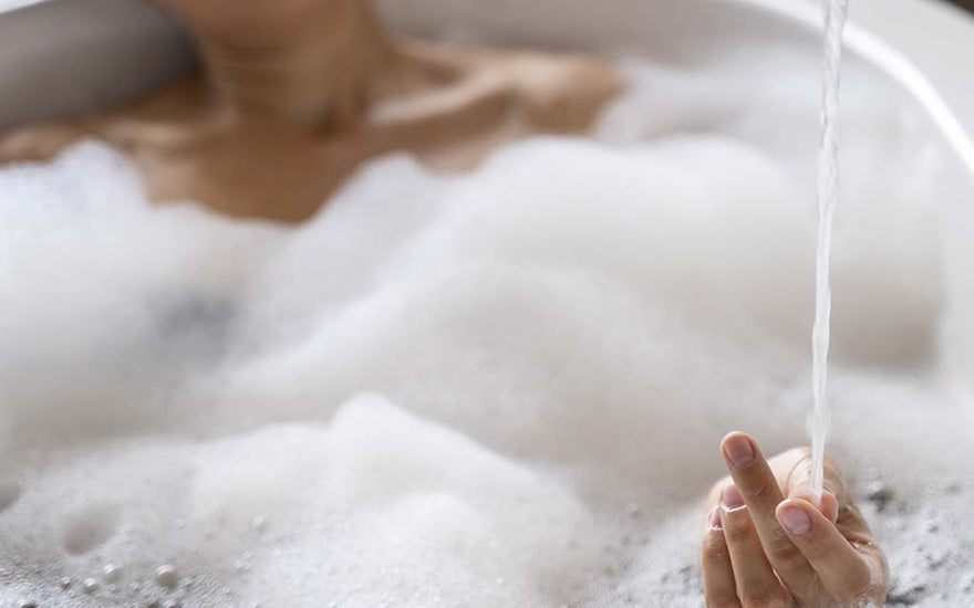 Come fare il bagno con il ciclo mestruale: consigli utili