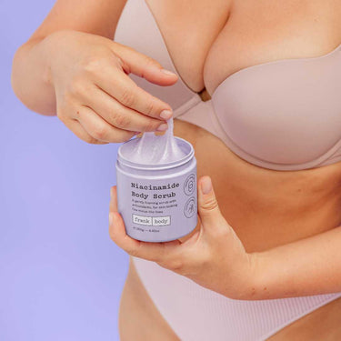 Scrub Corpo alla Niacinamide - Frank Body