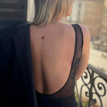 tatuaggio temporaneo minimal da donna