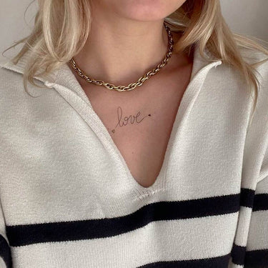 tatuaggio temporaneo schiena femminile